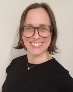 Andrea Bugslag Headshot of Andrea Bugslag, acupuncturist